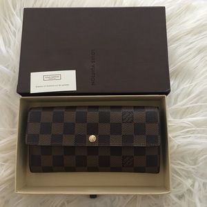 ‼️SOLD‼️ Louis Vuitton Sara Wallet Damier